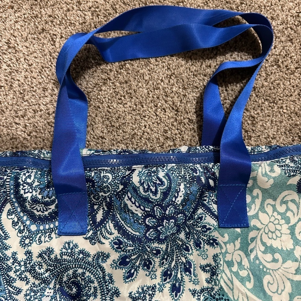 Chico’s packable print tote - Picture 7 of 11